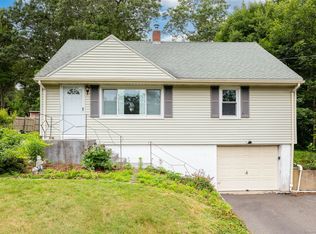 25 Hillside Dr, Groton, CT 06355