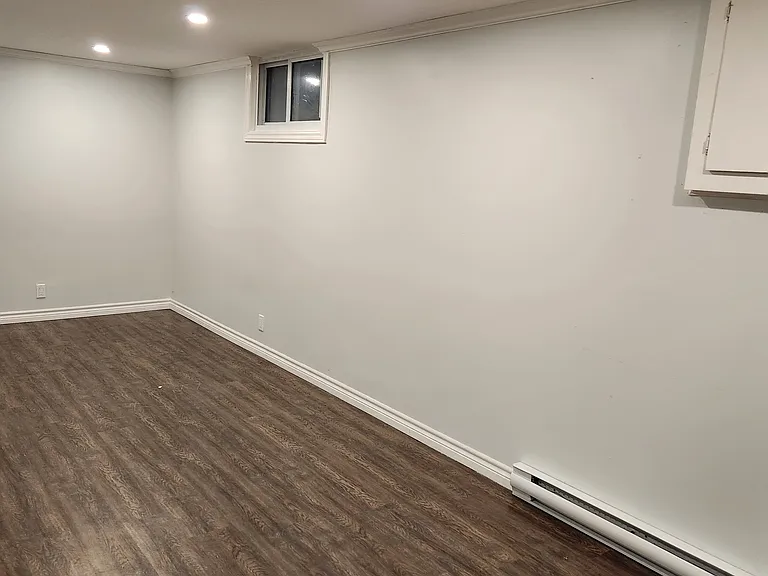 71 Helene Cres #BASEMENT — Photo 7