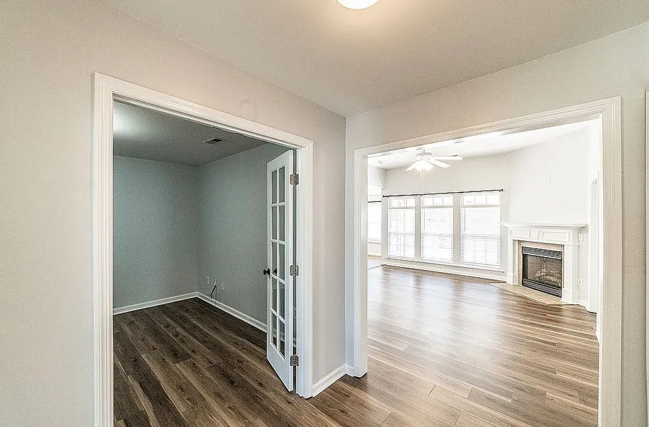 223 Silver Breeze Ct — Photo 2