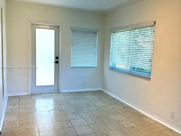 431 Candia Ave — Photo 31