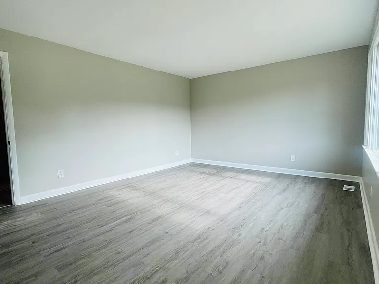 3500 Hartford St — Photo 6