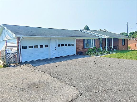 5th image of 3875 Roanoke St