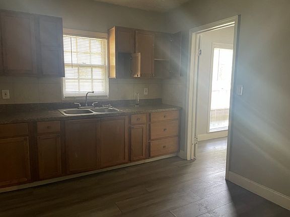 3rd image of 318 31st Ave