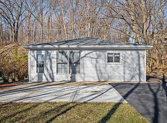 3rd image of 1513 Belleview Ave