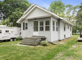 135 E 37th St, Holland, MI 49423