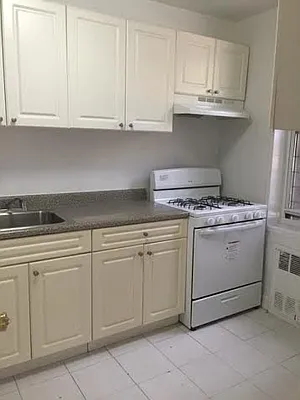 Rented by Roberto Guilbet, LREB | media 14