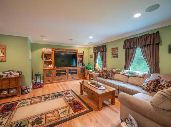 233 Poverty Row, Whitingham, VT 05361