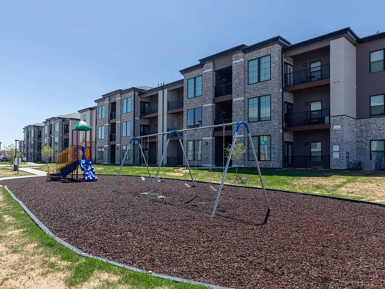 The Reserves at Green Valley Ranch Apartments — Photo 19