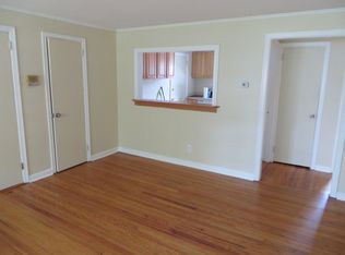 205 S Quaker Ln APT 4, West Hartford, CT 06119