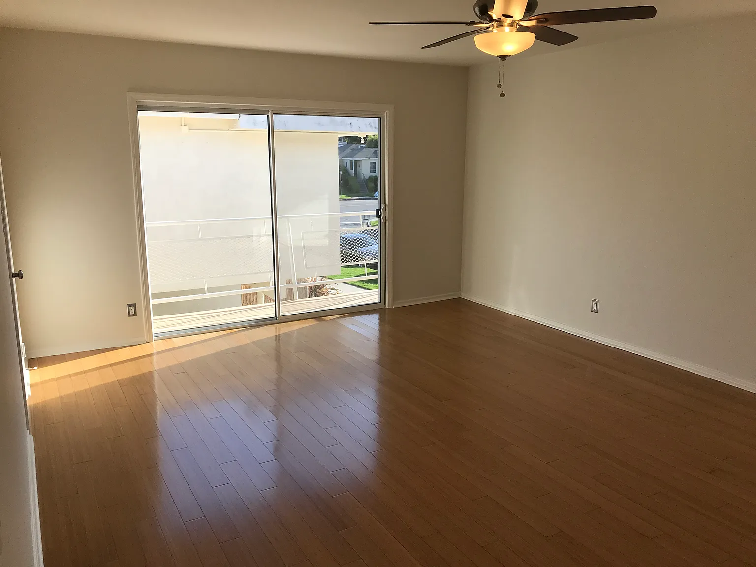 2 bed, 1010 sqft, $3,000 — Photo 2
