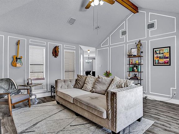 3rd image of 1028 Willowbrook Trl