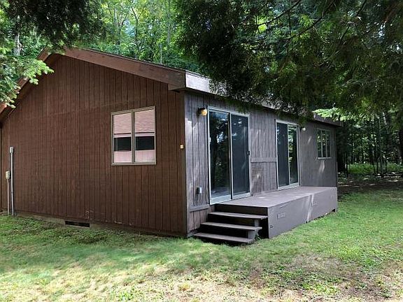 2nd image of 6059 N Lakeshore Dr