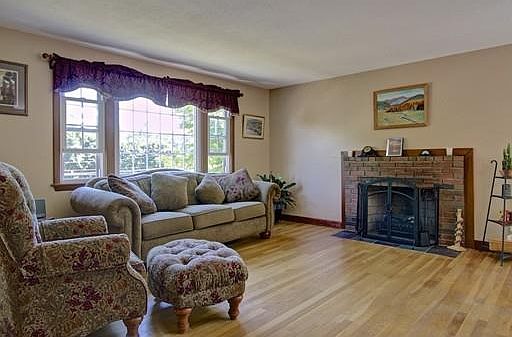 3rd image of 47 Ontario Dr