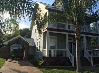 1023 S Pearl St, Rockport, TX 78382