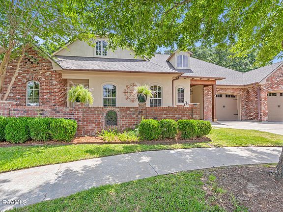 2nd image of 109 Woodlake Ln