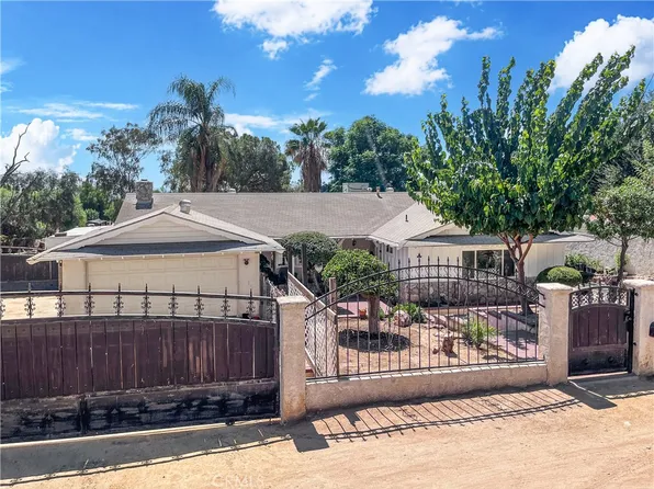 25325 Mountain Cliff Dr, Moreno Valley, CA 92557