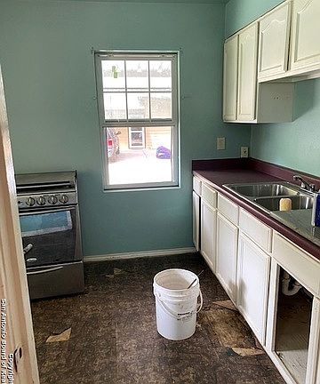 5th image of 305 Saint Francis Ave