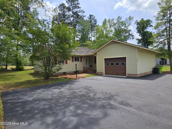 905 Plantation Drive, New Bern, NC 28562