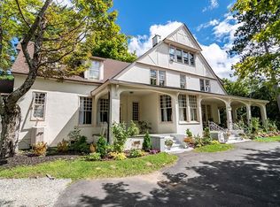 92 Stevens Rd, Lake Placid, NY 12946