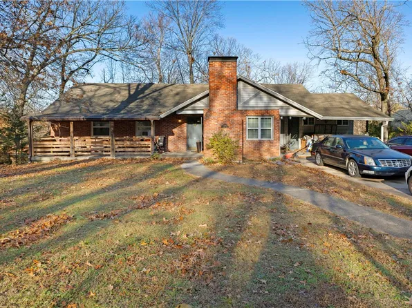 1650 N Applebury Dr, Fayetteville, AR 72701