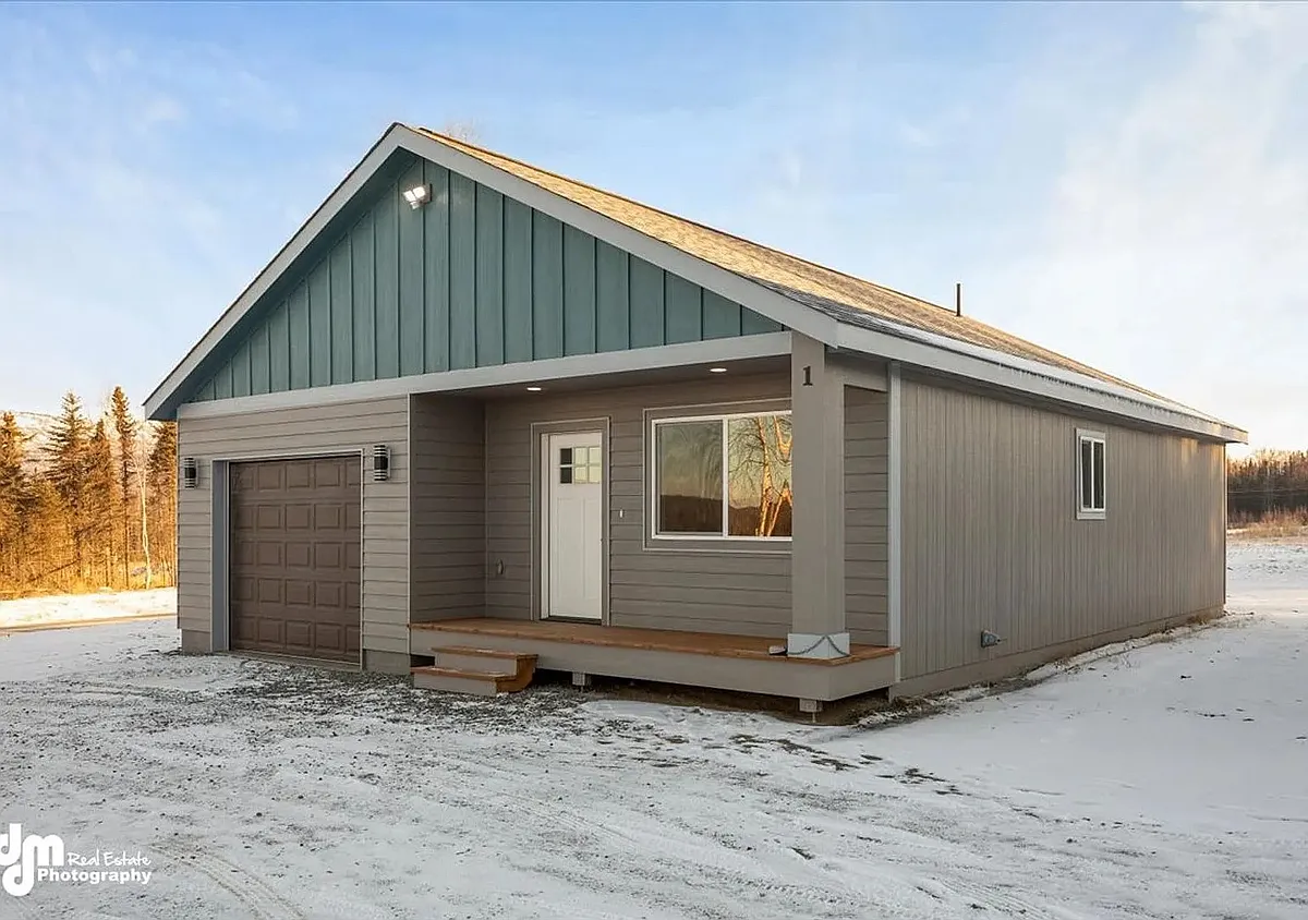 Building Photo - 6760 W Queen Anne Ave #1