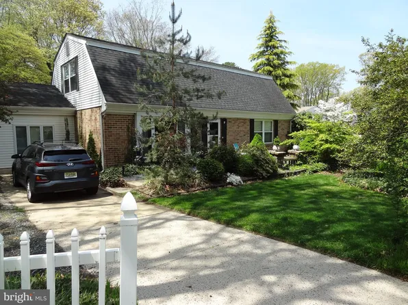 5 Windmill Dr, Clementon, NJ 08021