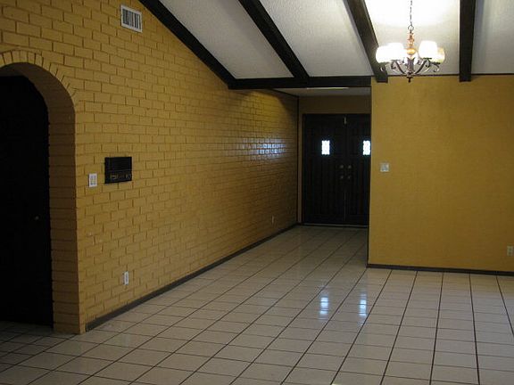 4th image of 23 N Tupelo Cir