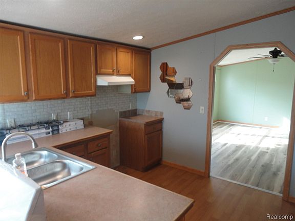 5th image of 3913 Benjamin Way