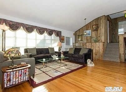 2nd image of 2861 Valerie Ct