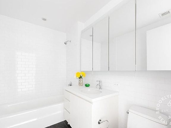 5th image of 189 Schermerhorn St APT 21E