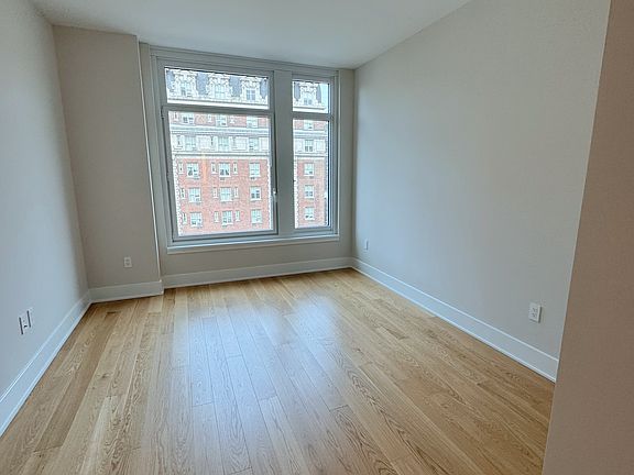4th image of 218 W 103rd St #8C