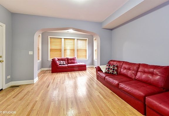 2nd image of 1216 N Mayfield Ave