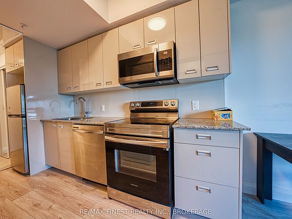 4th image of 652 Princess St #505
