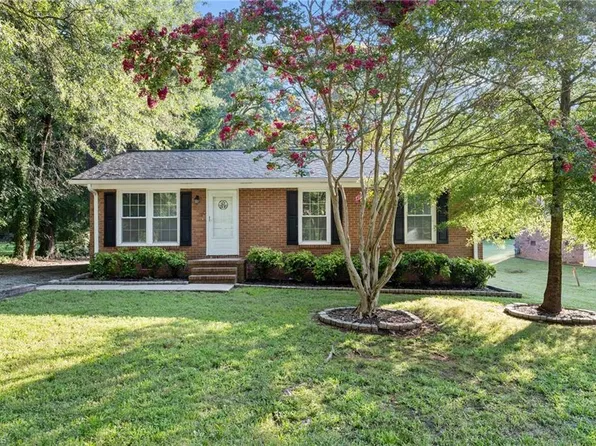 1329 Springdale Dr, Burlington, NC 27215