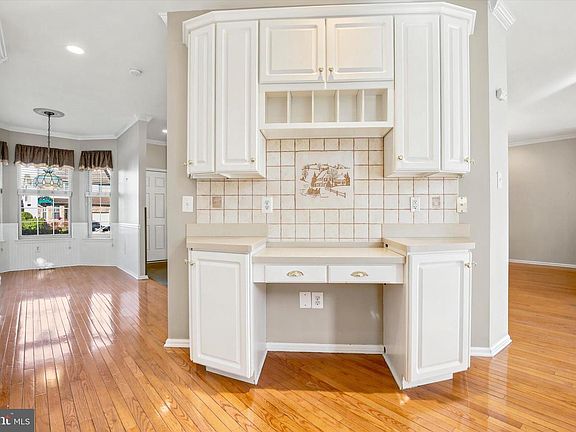 4th image of 5170 Barness Ct