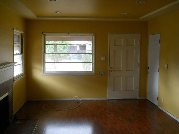 2nd image of 9624 McNerney Ave