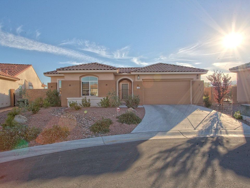 Front w/ Oversized Lot