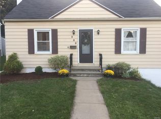 305 Russell Ave, Liverpool, NY 13088