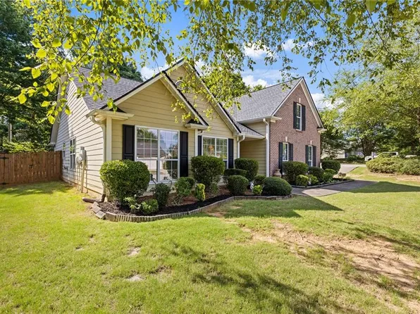 1755 Charleston Oak Cir, Lawrenceville, GA 30043