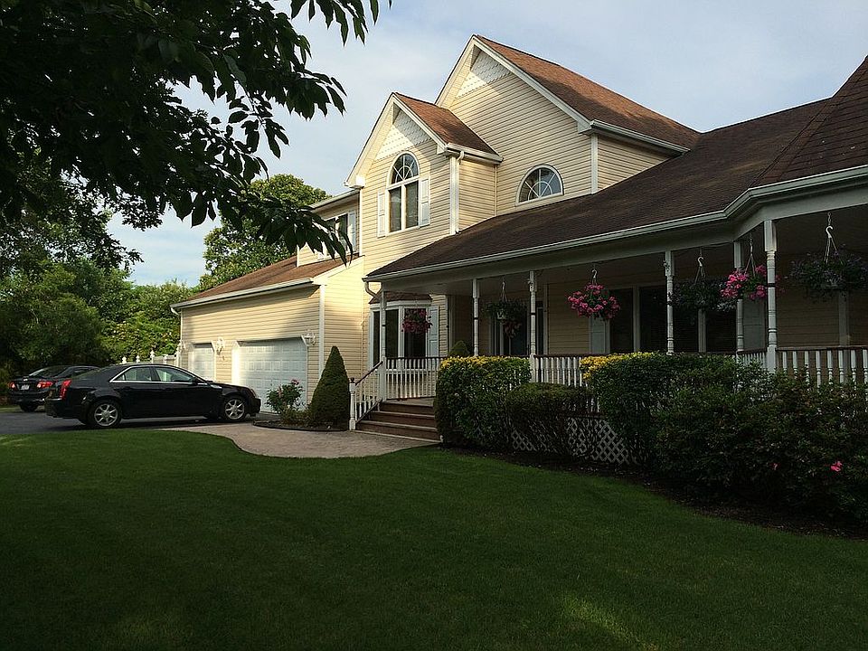 1st image of 6 Old Orchard Way