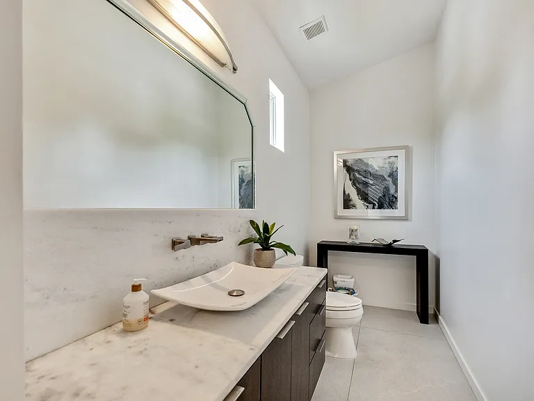 9100 San Martin Blvd NE — Photo 21