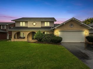 18400 Holland Rd, Lansing, IL 60438