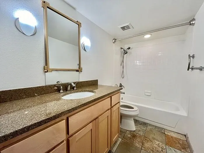 4704 E Paradise Village Pkwy N #106 — Photo 8