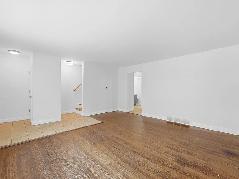 2028 Williamsburg Dr #D108 — Photo 14