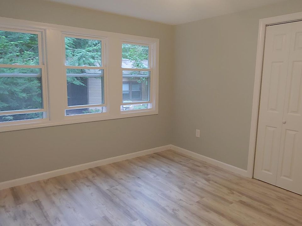 2nd image of 300 Bantam Lake Rd #4