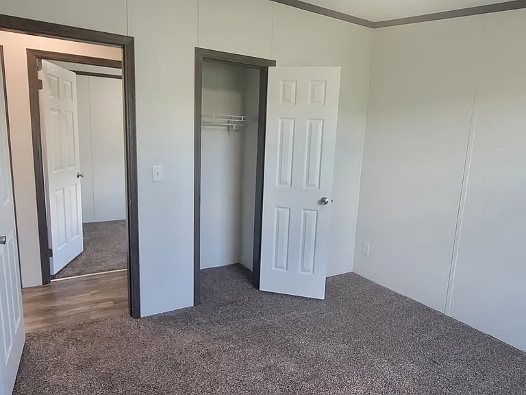 1074B Horseback Rd — Photo 6