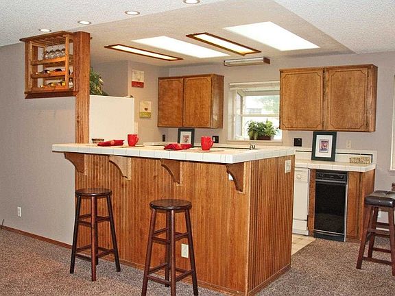 5th image of 505 N Mitchell Ct