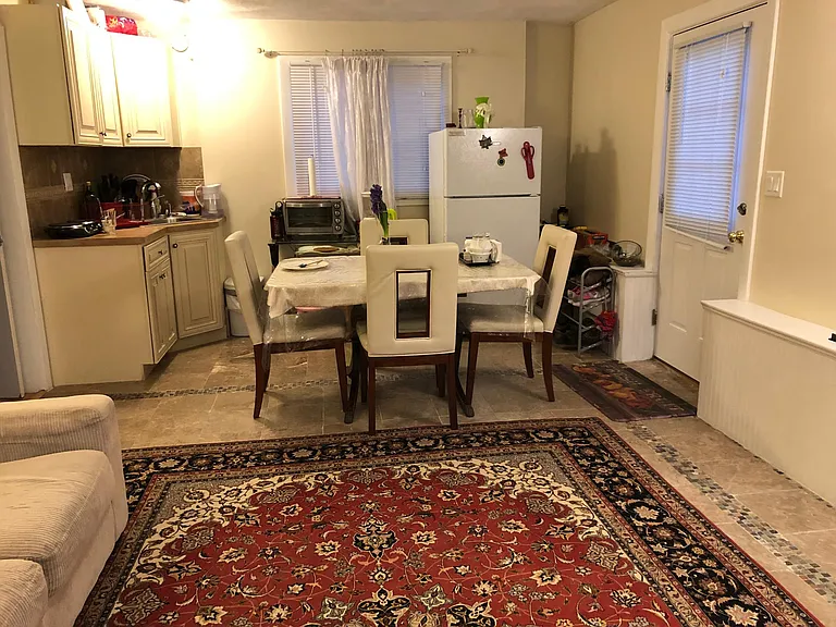 61 Evelyn Rd — Photo 3