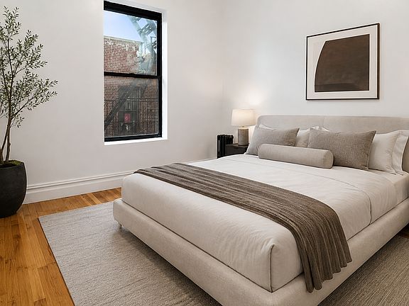 3rd image of 331 W 16th St APT 13