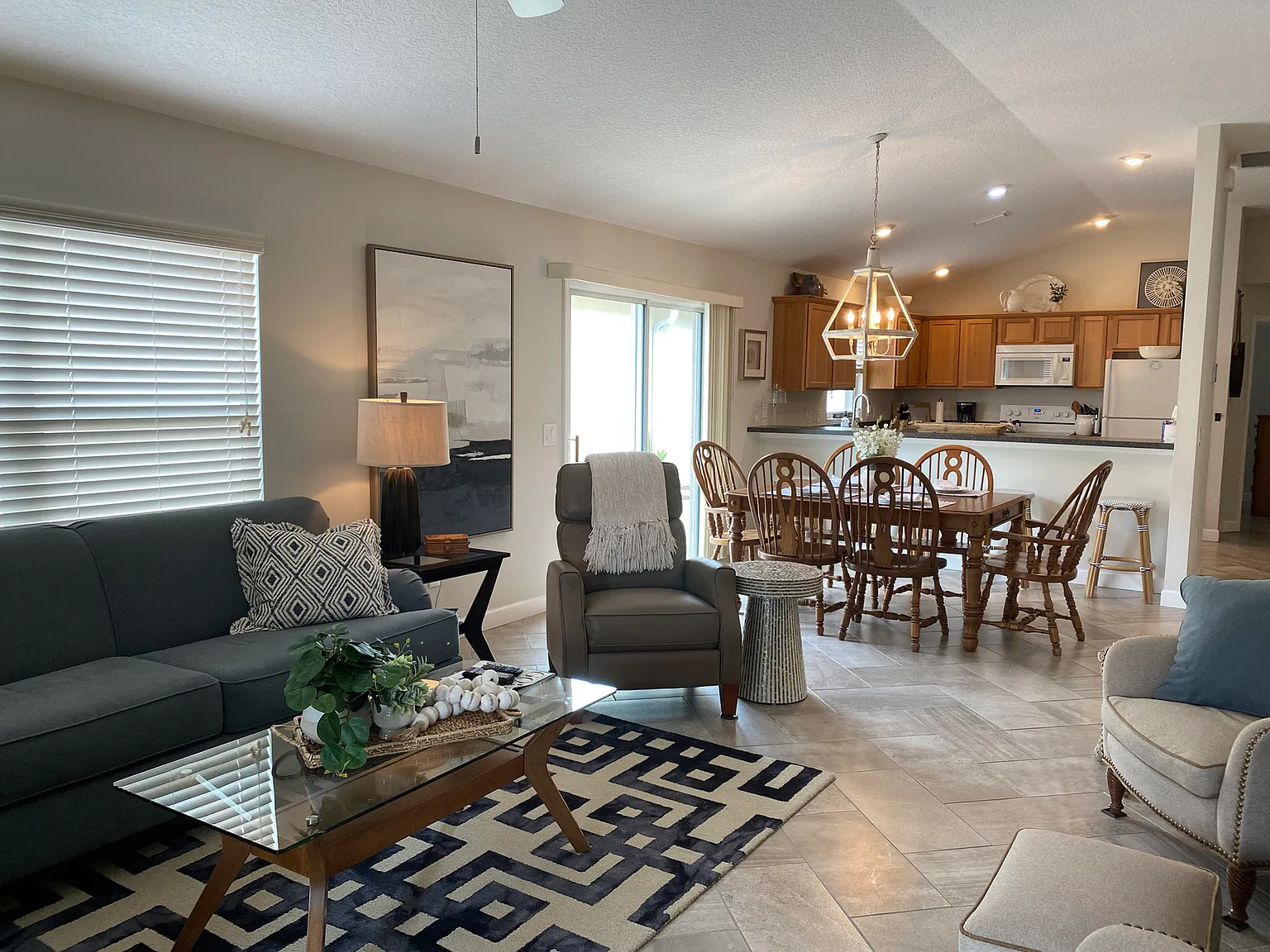 3 bed, 1431 sqft, $2,600 — Photo 4